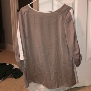 Really pretty blouse In absolute perfect condition